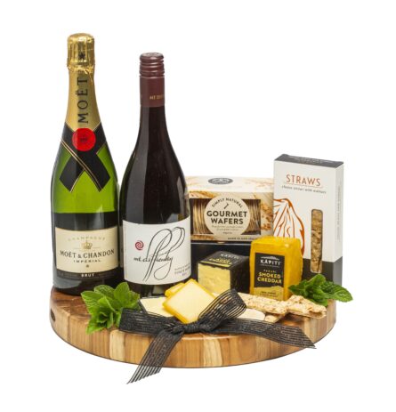 Pinot, Moet & Cheese